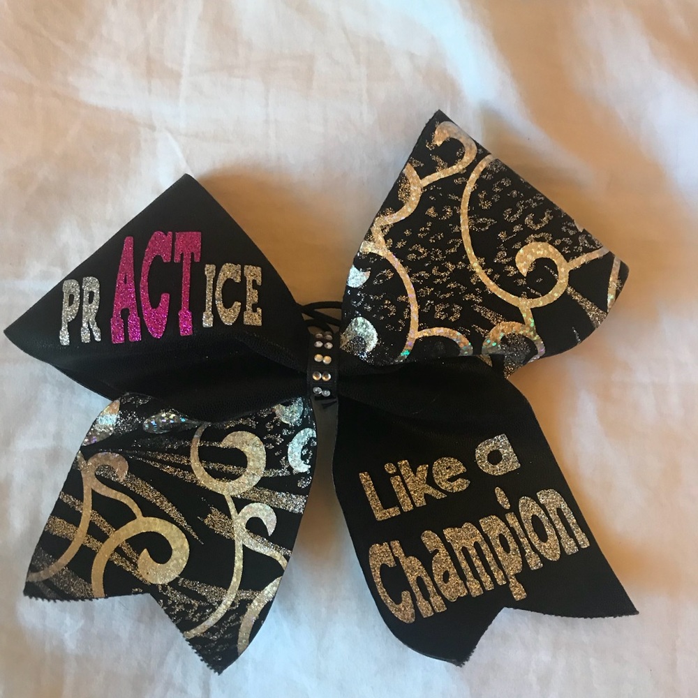 Cheer bow